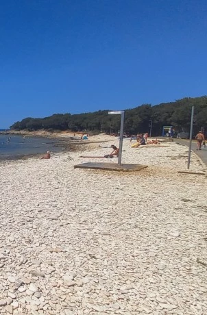 barbariga beach open shower