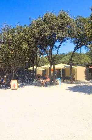 barbariga beach open pub